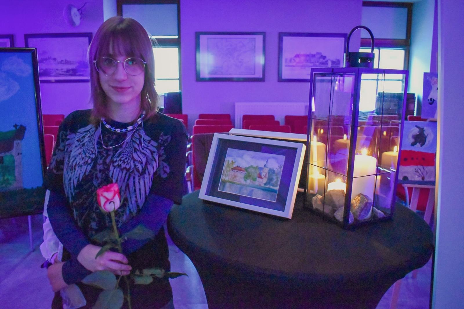 Zdjęcie w galerii na portalu naszraciborz.pl: Magiczny wernisaż prac młodych twórców w zamkowej słodowni [FOTO i WIDEO] wiadomości z regionu