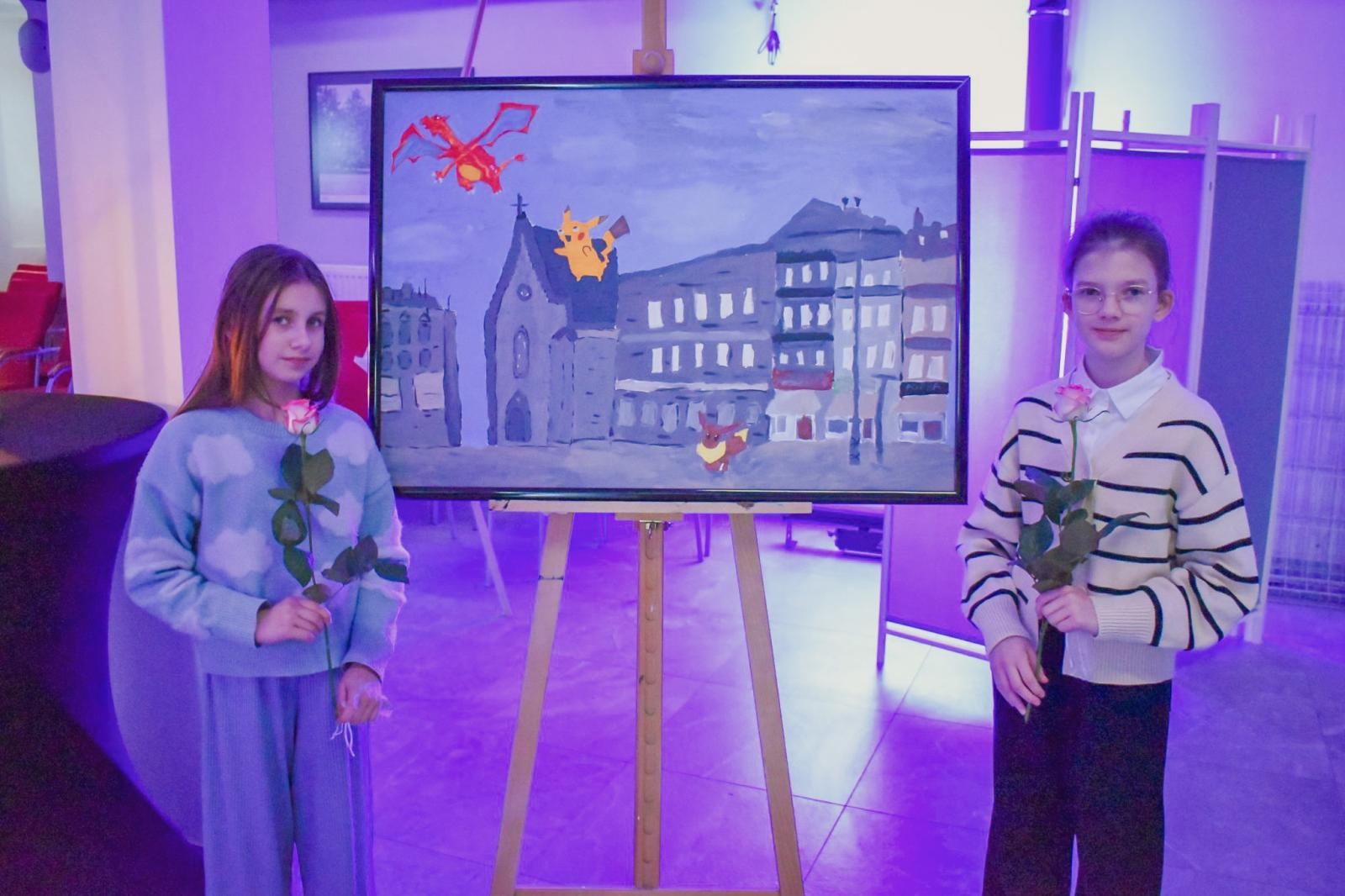 Zdjęcie w galerii na portalu naszraciborz.pl: Magiczny wernisaż prac młodych twórców w zamkowej słodowni [FOTO i WIDEO] wiadomości z regionu