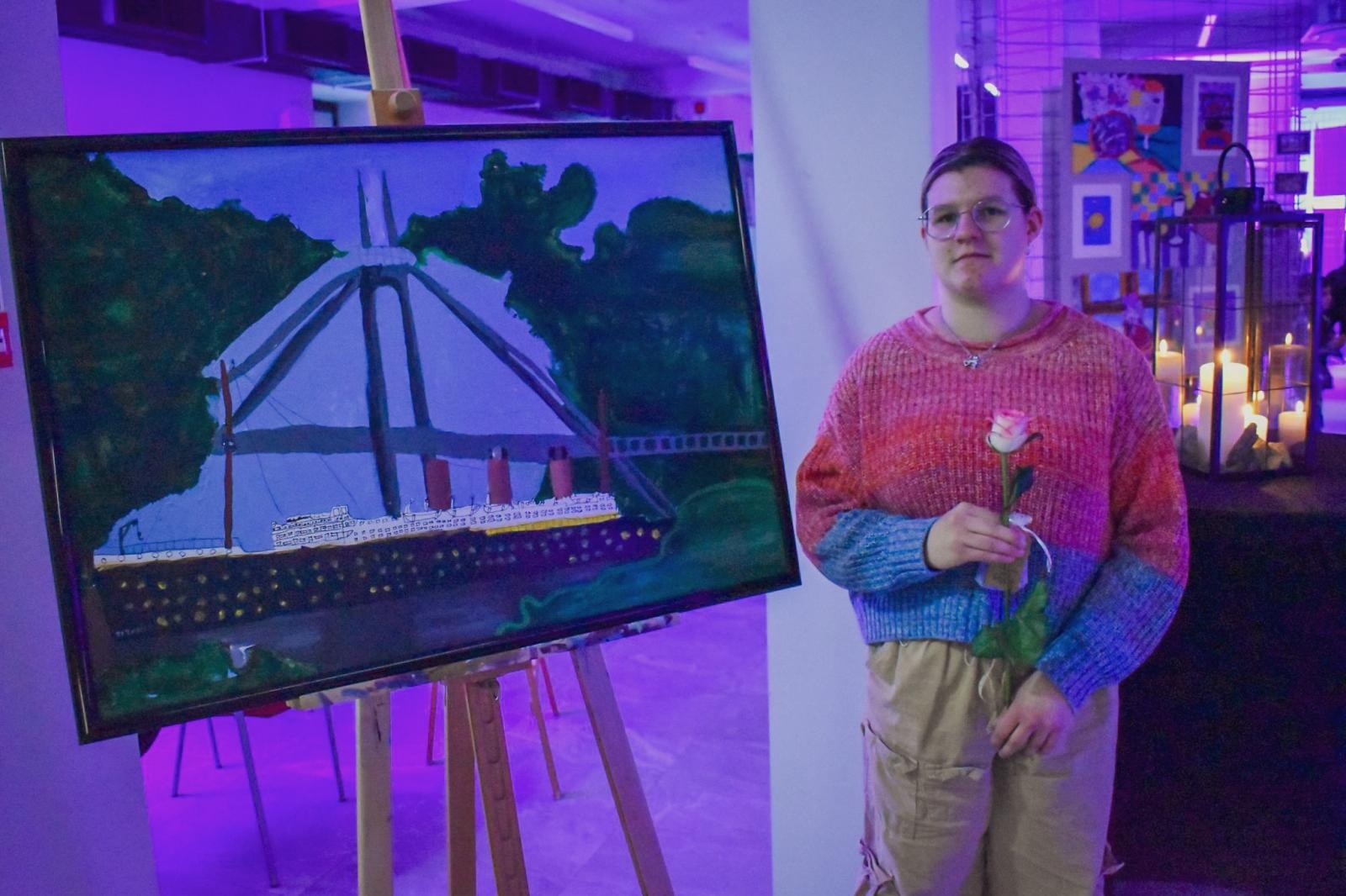 Zdjęcie w galerii na portalu naszraciborz.pl: Magiczny wernisaż prac młodych twórców w zamkowej słodowni [FOTO i WIDEO] wiadomości z regionu