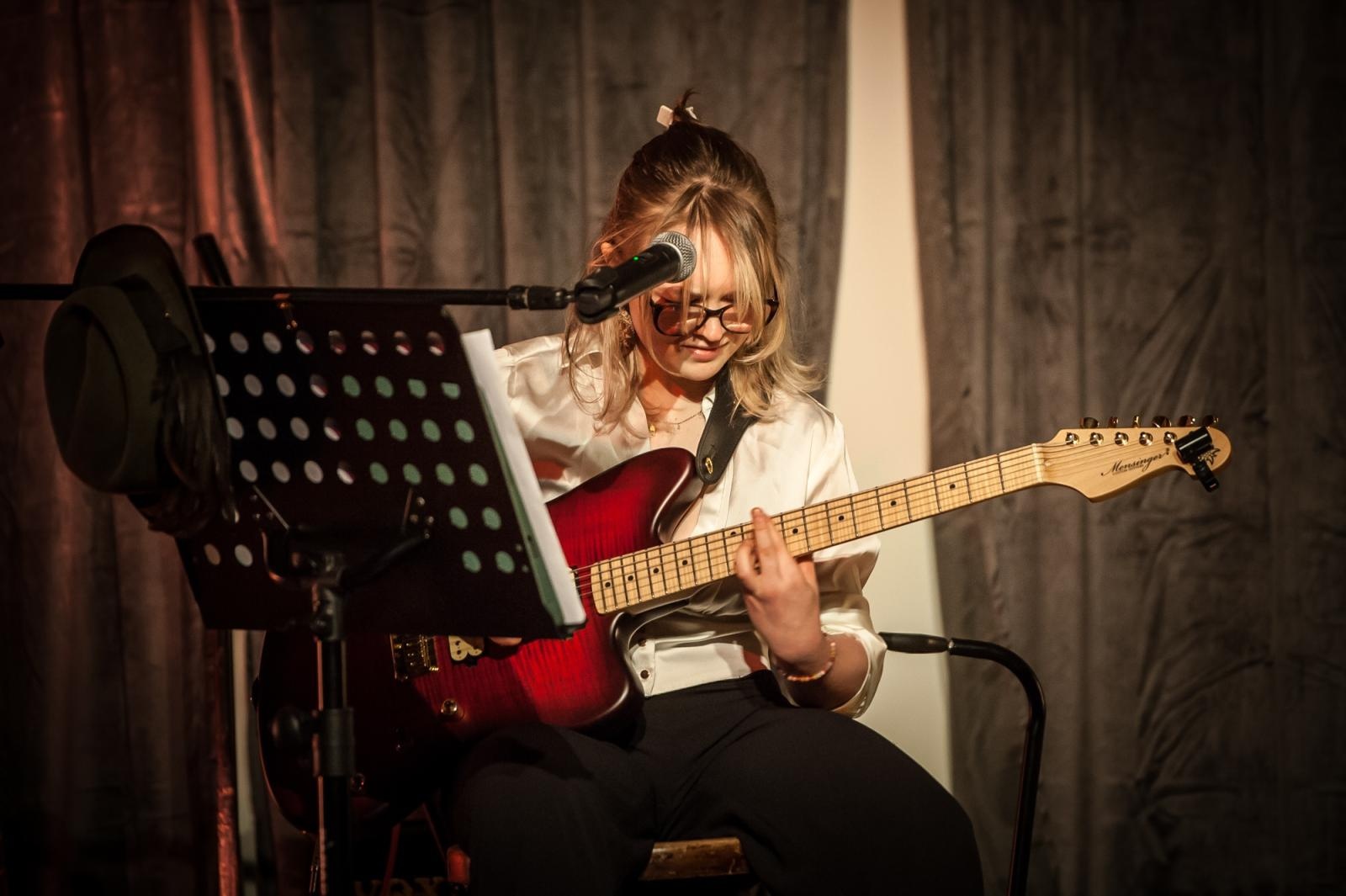 Zdjęcie w galerii na portalu naszraciborz.pl: R&B Classic na Zamku Piastowskim: Wieczór w rytmie największych hitów [FOTO i WIDEO] wiadomości z regionu