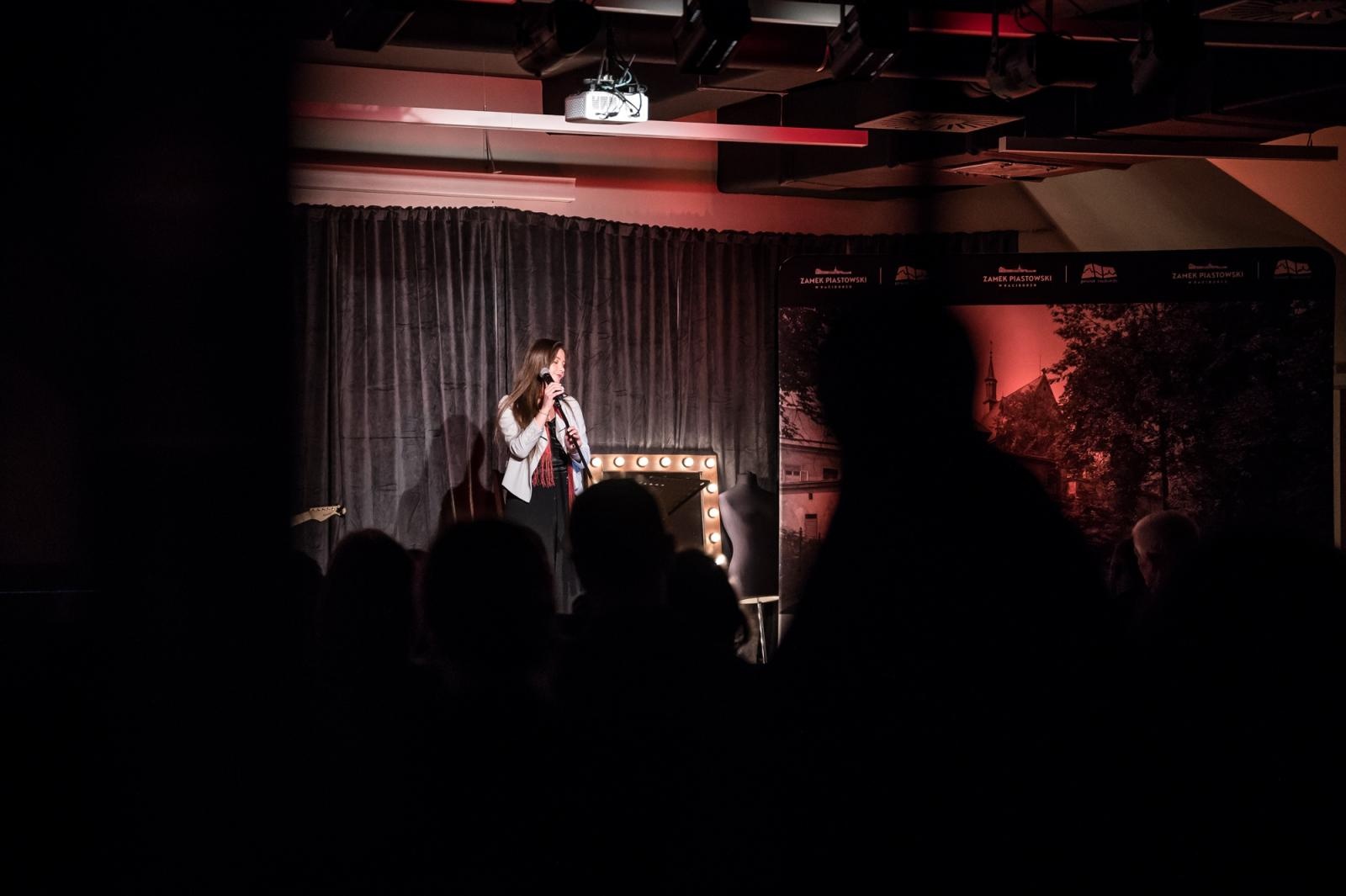 Zdjęcie w galerii na portalu naszraciborz.pl: R&B Classic na Zamku Piastowskim: Wieczór w rytmie największych hitów [FOTO i WIDEO] wiadomości z regionu