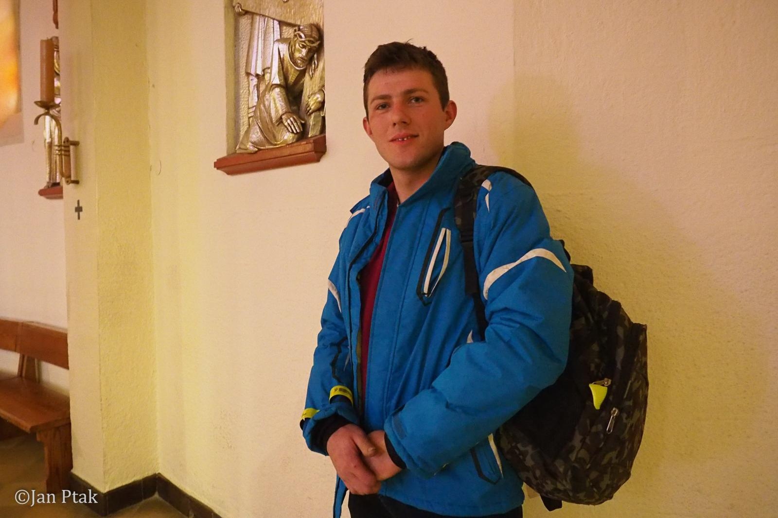 Zdjęcie w galerii na portalu naszraciborz.pl: Ekstremalna Droga Krzyżowa. Wyzwanie w ciszy i mroku podjęte przez wiernych z naszego powiatu [FOTO] wiadomości z regionu