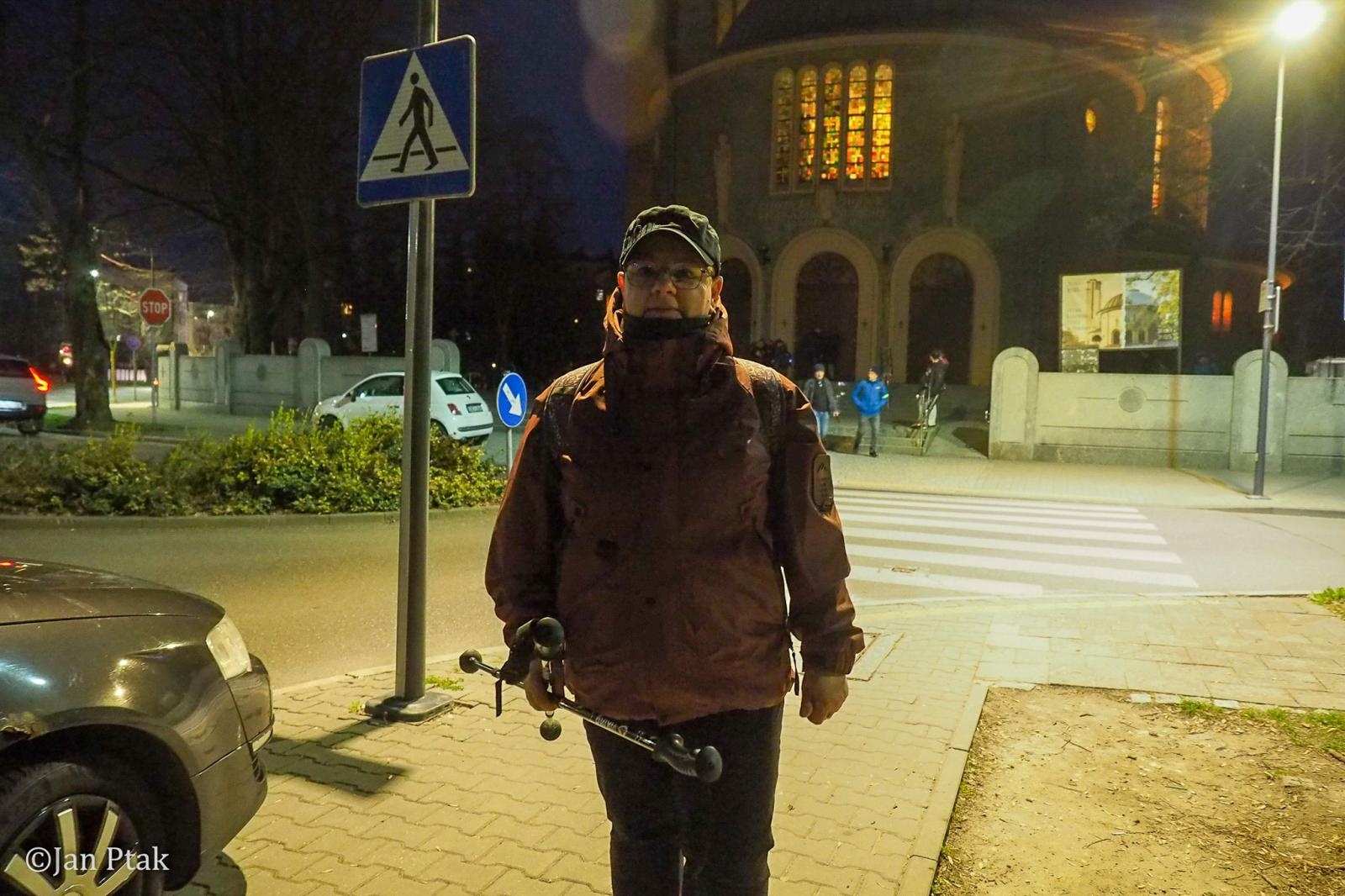 Zdjęcie w galerii na portalu naszraciborz.pl: Ekstremalna Droga Krzyżowa. Wyzwanie w ciszy i mroku podjęte przez wiernych z naszego powiatu [FOTO] wiadomości z regionu