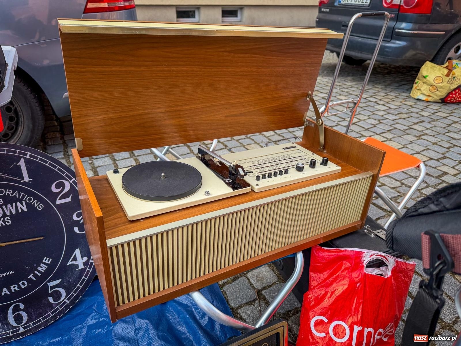 Zdjęcie w galerii na portalu naszraciborz.pl: Wiosenne ożywienie na raciborskim targu staroci wiadomości z regionu