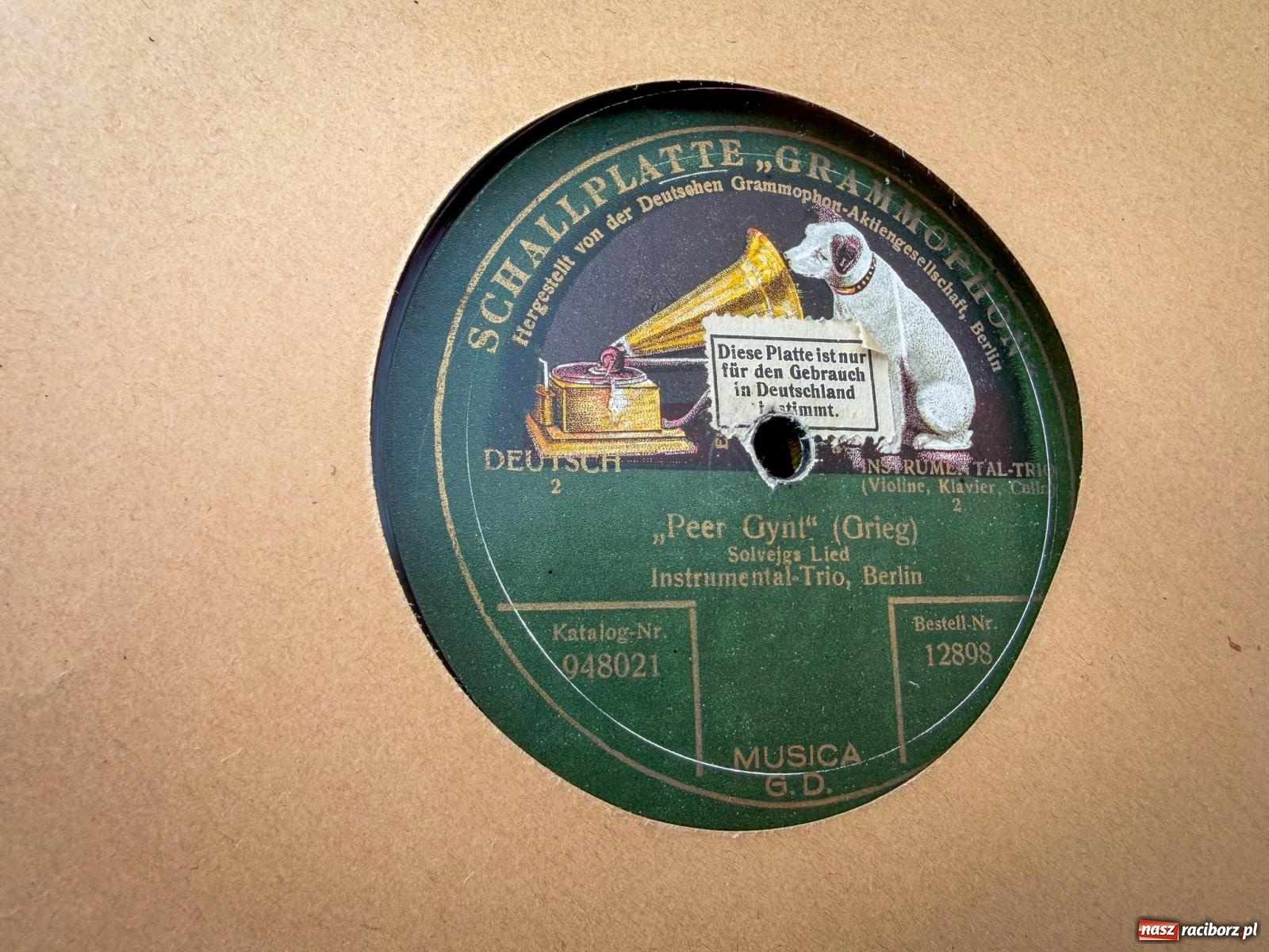 Zdjęcie w galerii na portalu naszraciborz.pl: Wiosenne ożywienie na raciborskim targu staroci wiadomości z regionu