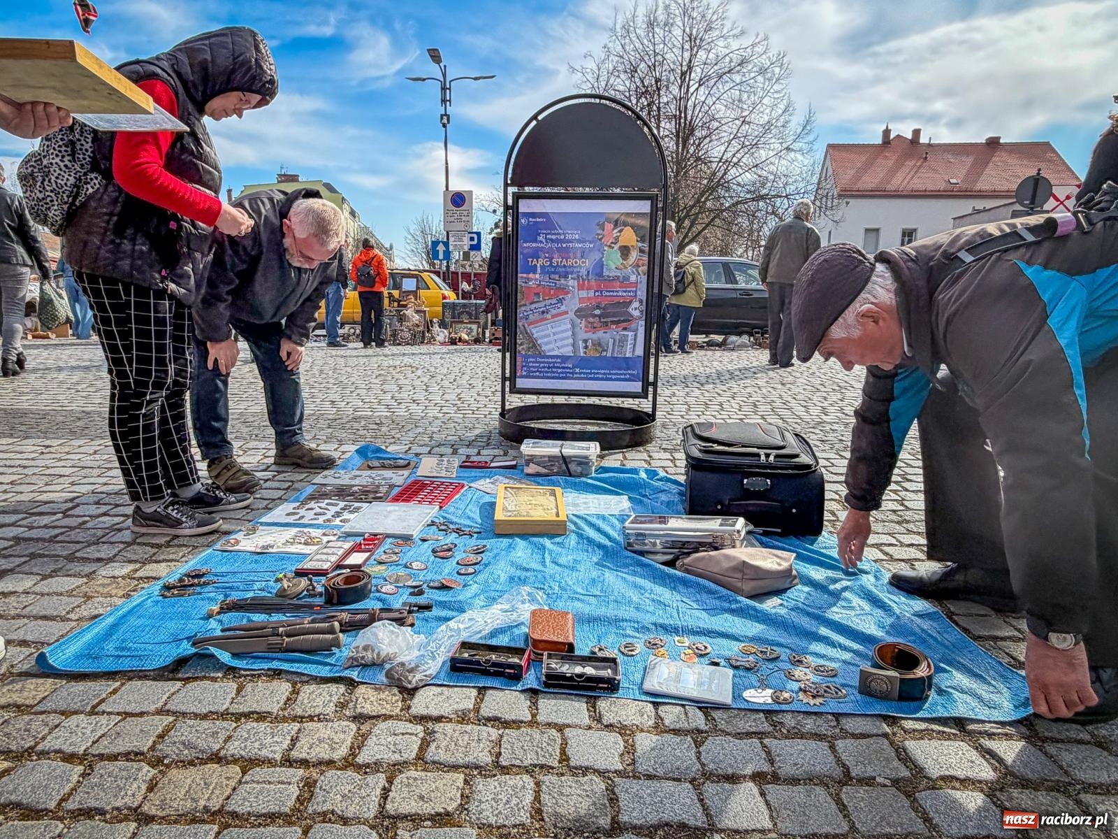 Zdjęcie w galerii na portalu naszraciborz.pl: Wiosenne ożywienie na raciborskim targu staroci wiadomości z regionu