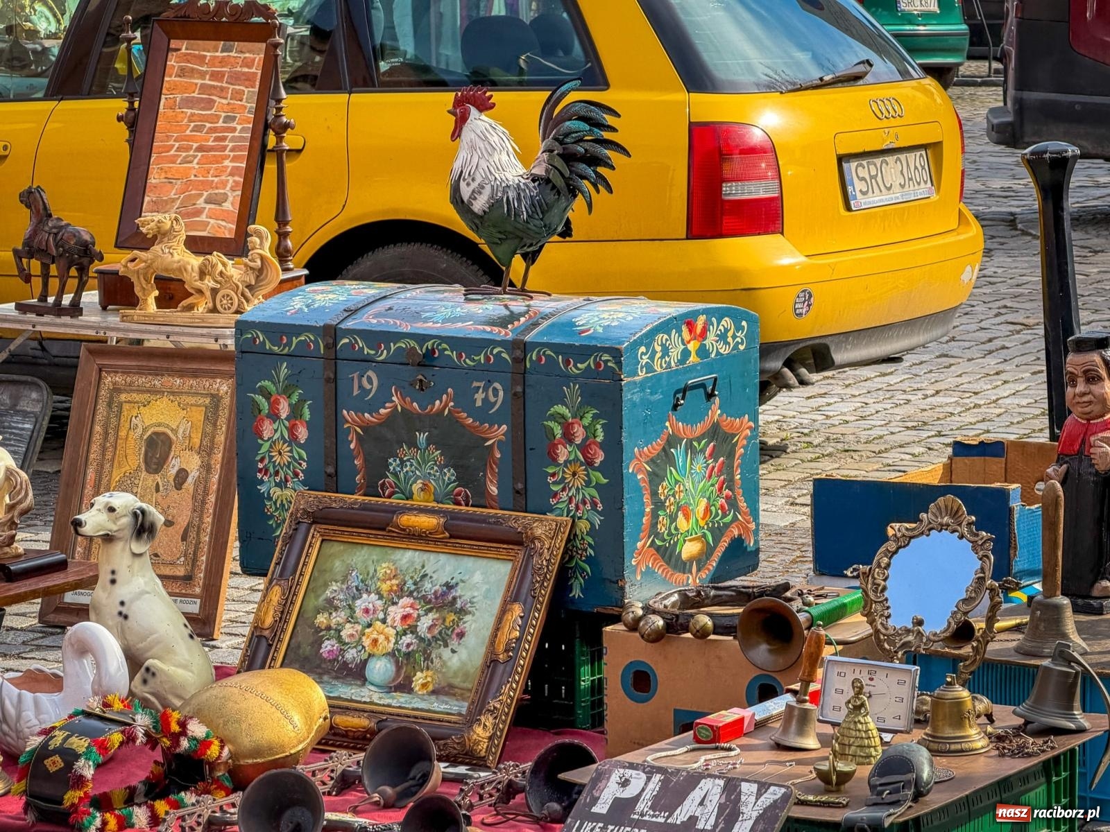 Zdjęcie w galerii na portalu naszraciborz.pl: Wiosenne ożywienie na raciborskim targu staroci wiadomości z regionu