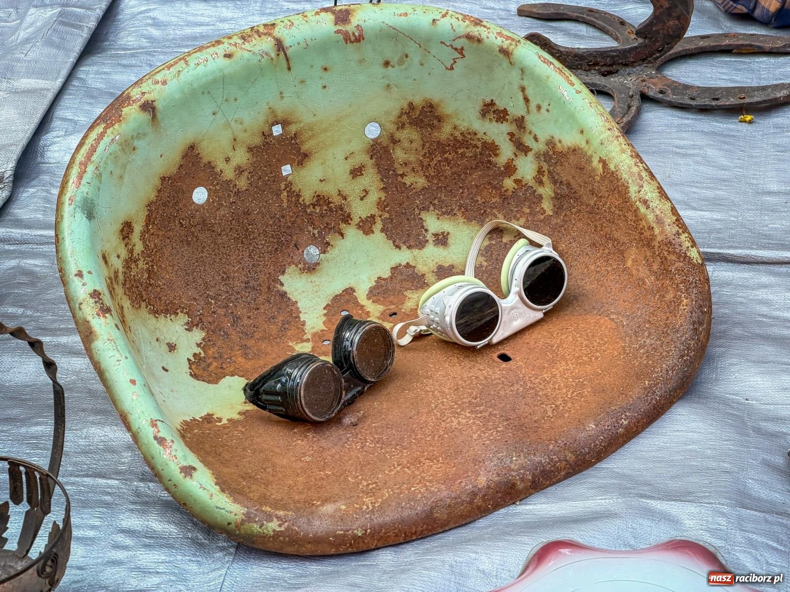 Zdjęcie w galerii na portalu naszraciborz.pl: Wiosenne ożywienie na raciborskim targu staroci wiadomości z regionu