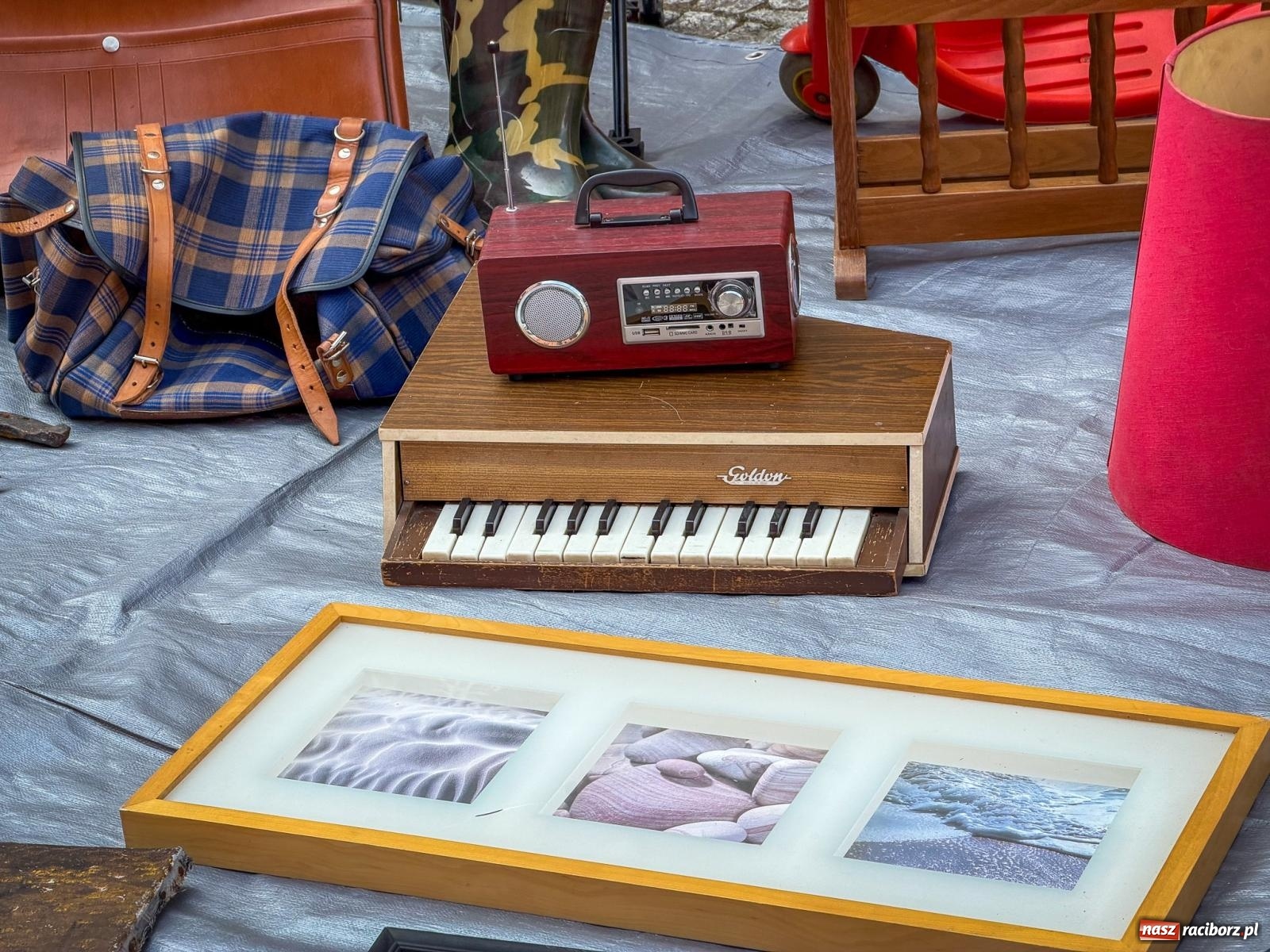 Zdjęcie w galerii na portalu naszraciborz.pl: Wiosenne ożywienie na raciborskim targu staroci wiadomości z regionu