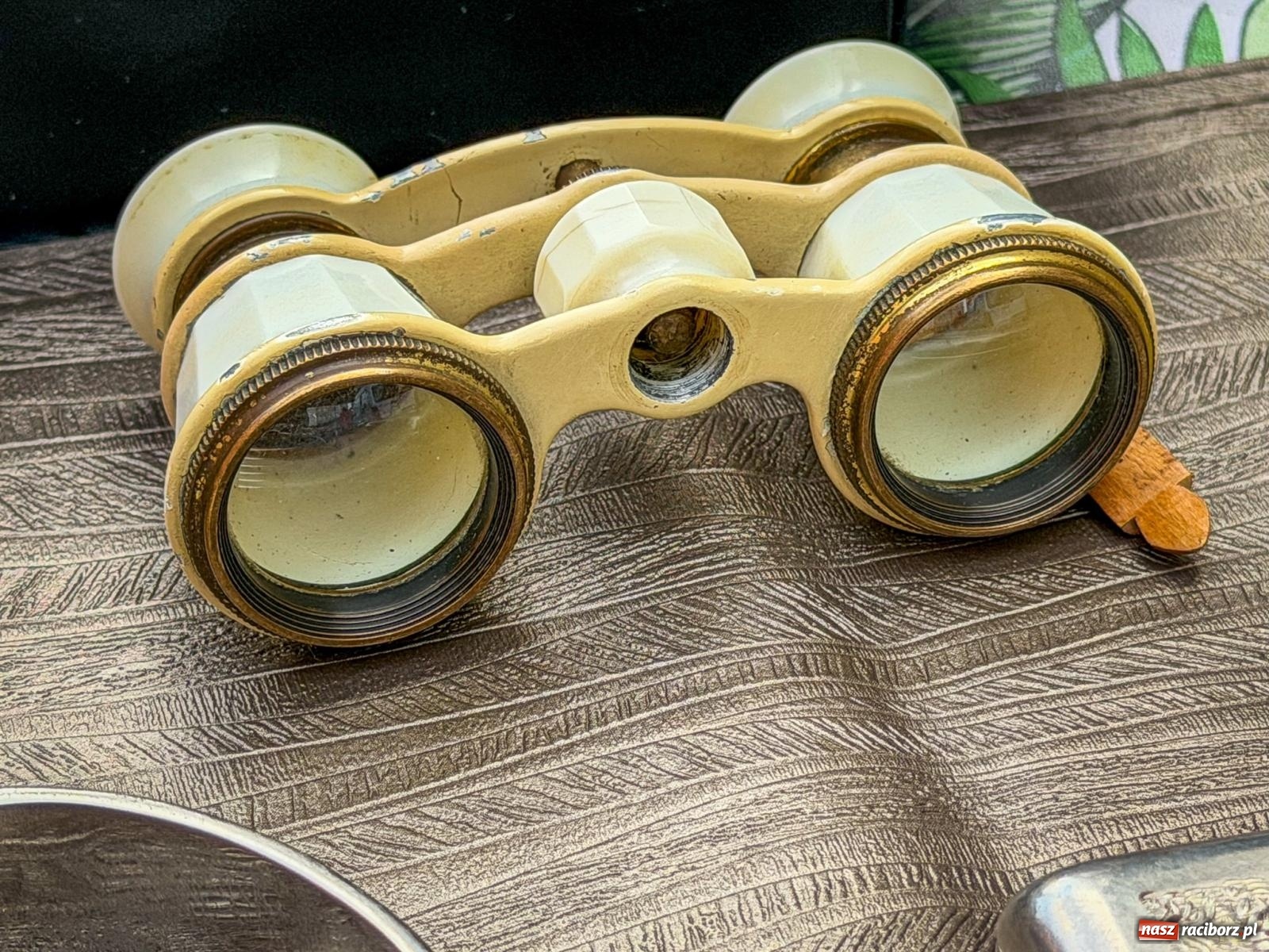 Zdjęcie w galerii na portalu naszraciborz.pl: Wiosenne ożywienie na raciborskim targu staroci wiadomości z regionu