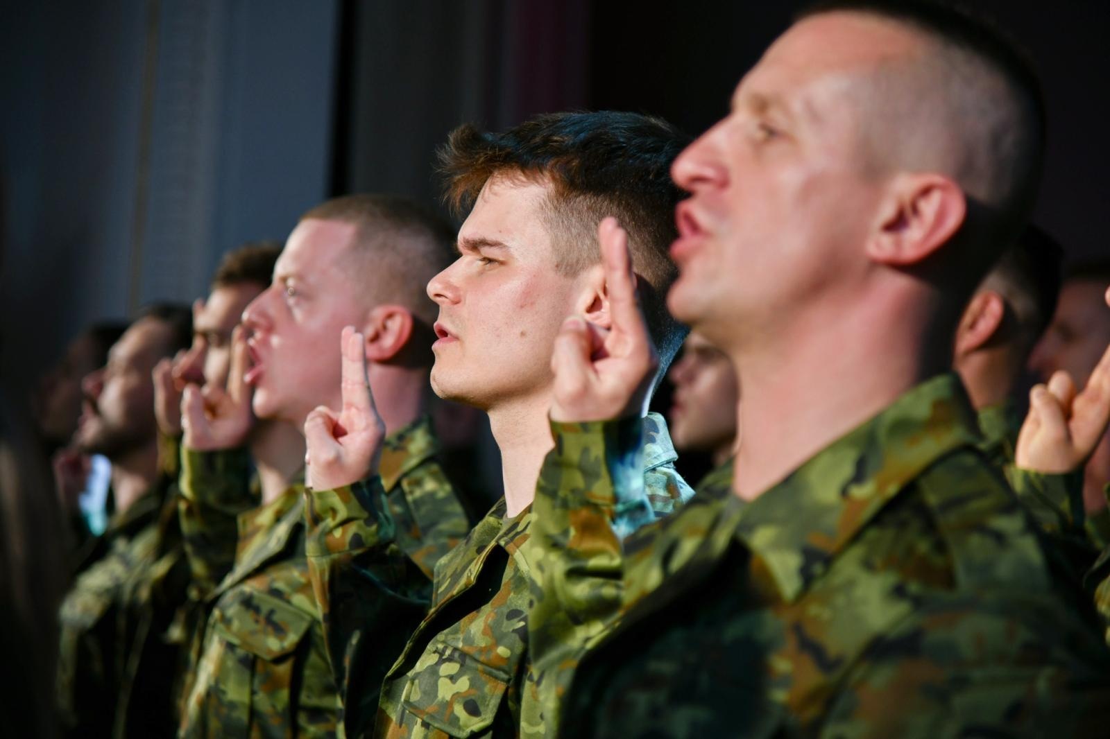 Zdjęcie w galerii na portalu naszraciborz.pl: Uroczyste ślubowanie nowych funkcjonariuszy Śląskiego Oddziału Straży Granicznej wiadomości z regionu