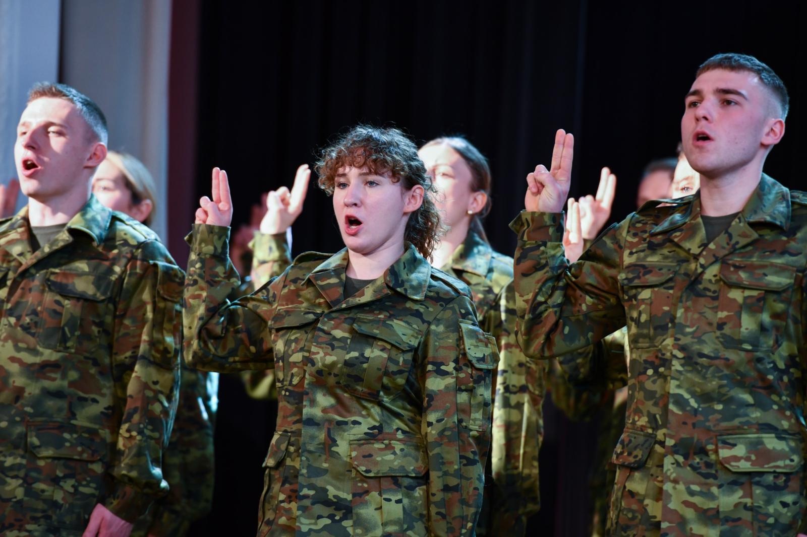 Zdjęcie w galerii na portalu naszraciborz.pl: Uroczyste ślubowanie nowych funkcjonariuszy Śląskiego Oddziału Straży Granicznej wiadomości z regionu