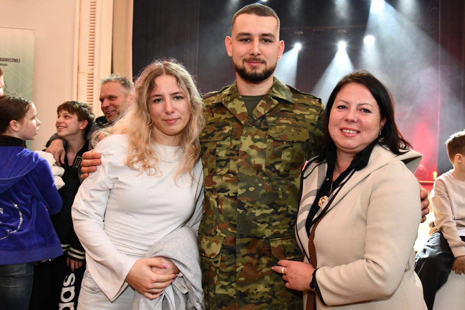 Zdjęcie w galerii na portalu naszraciborz.pl: Uroczyste ślubowanie nowych funkcjonariuszy Śląskiego Oddziału Straży Granicznej wiadomości z regionu