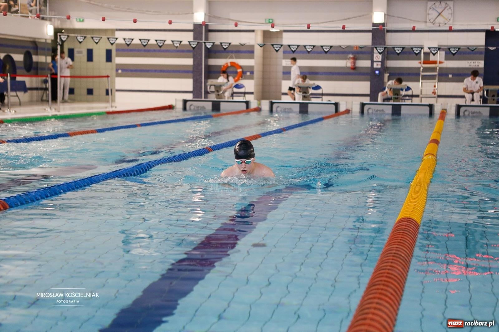 Zdjęcie w galerii na portalu naszraciborz.pl: Mistrzostwa Szkół Sportowych Racibórz 2026. Ponad 380 zawodników na pływalni H2Ostróg [FOTO] wiadomości z regionu