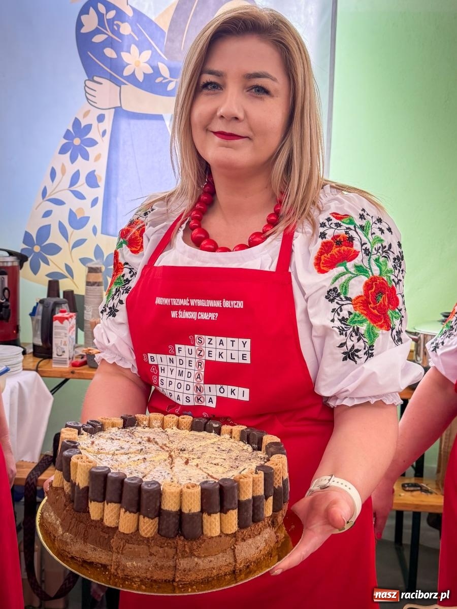 Zdjęcie w galerii na portalu naszraciborz.pl: Stoły Wielkanocne w Pietrowicach Wielkich. Śląska tradycja, muzyka i godka w centrum wydarzeń wiadomości z regionu