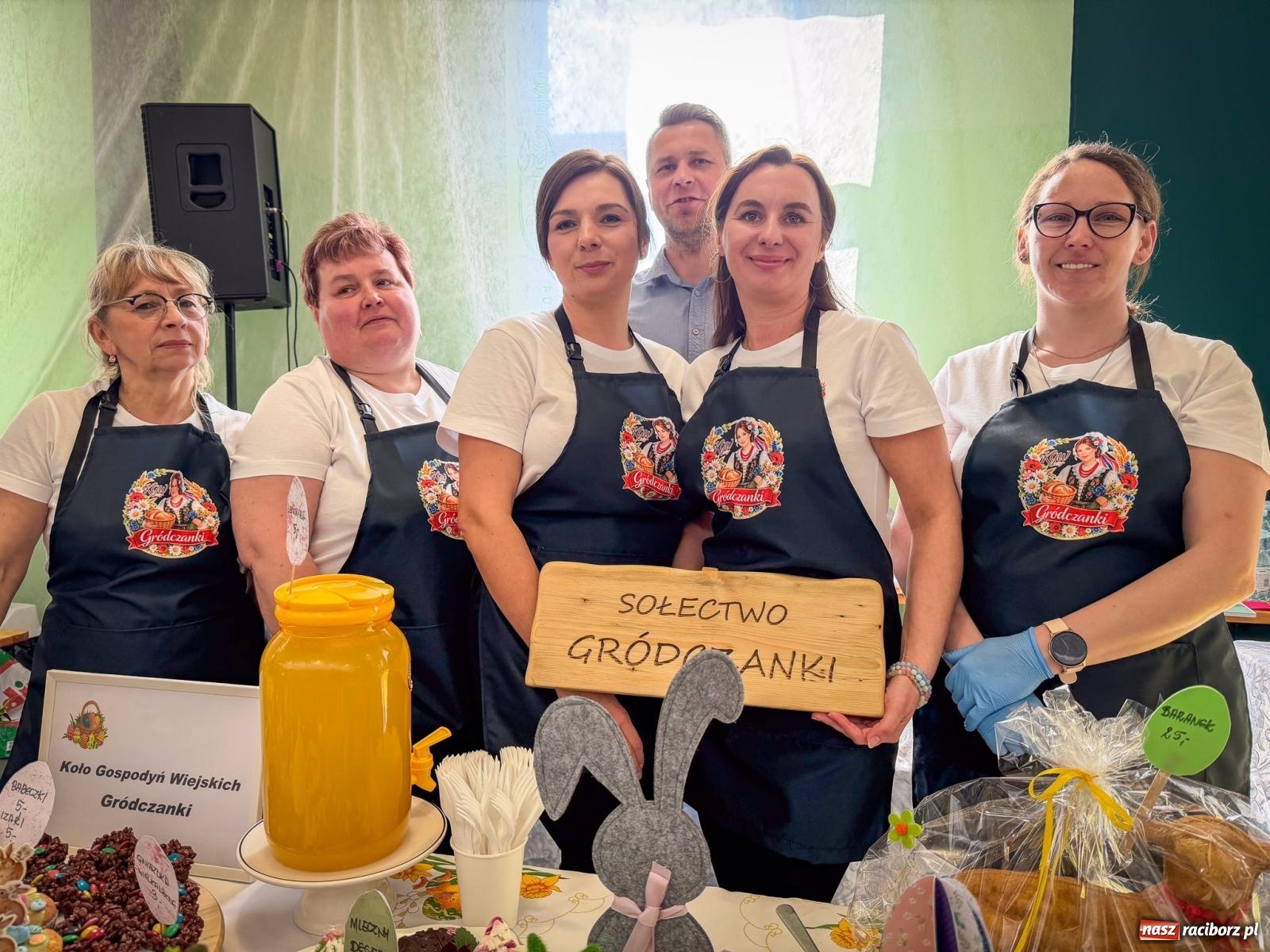 Zdjęcie w galerii na portalu naszraciborz.pl: Stoły Wielkanocne w Pietrowicach Wielkich. Śląska tradycja, muzyka i godka w centrum wydarzeń wiadomości z regionu