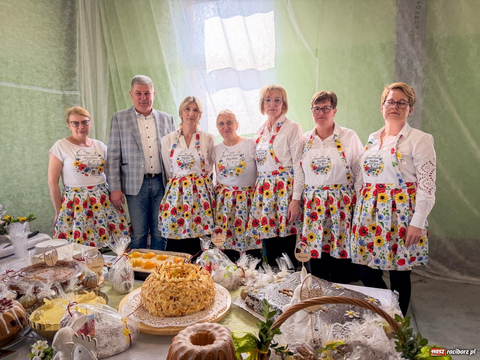 Zdjęcie w galerii na portalu naszraciborz.pl: Stoły Wielkanocne w Pietrowicach Wielkich. Śląska tradycja, muzyka i godka w centrum wydarzeń wiadomości z regionu