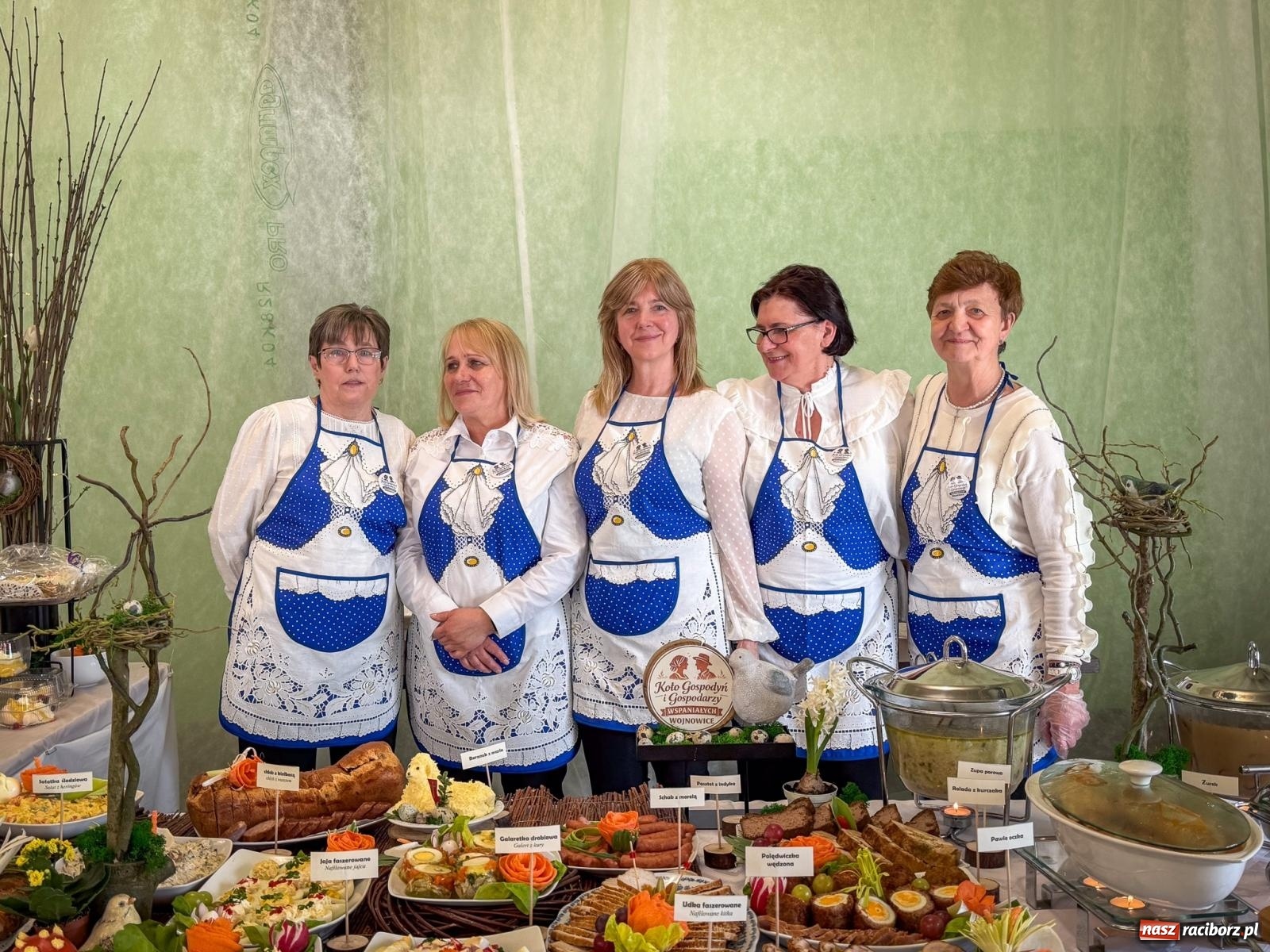 Zdjęcie w galerii na portalu naszraciborz.pl: Stoły Wielkanocne w Pietrowicach Wielkich. Śląska tradycja, muzyka i godka w centrum wydarzeń wiadomości z regionu
