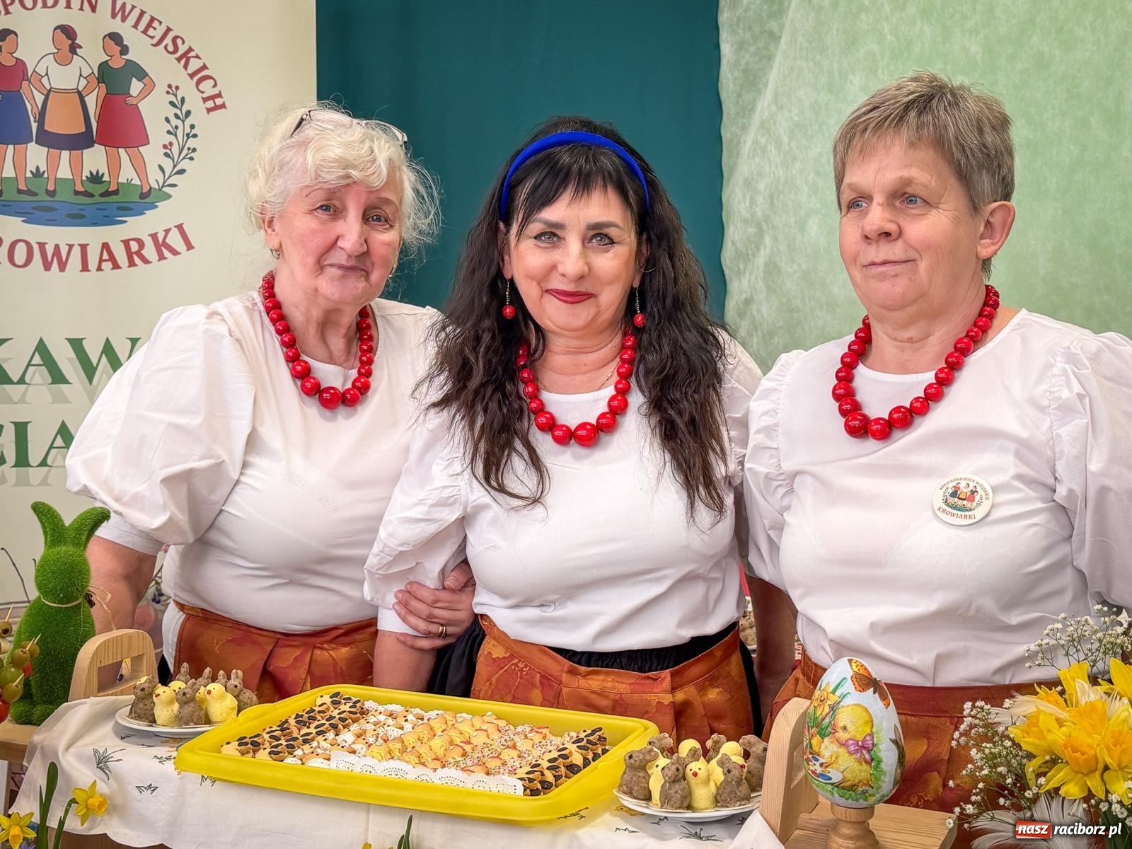 Zdjęcie w galerii na portalu naszraciborz.pl: Stoły Wielkanocne w Pietrowicach Wielkich. Śląska tradycja, muzyka i godka w centrum wydarzeń wiadomości z regionu