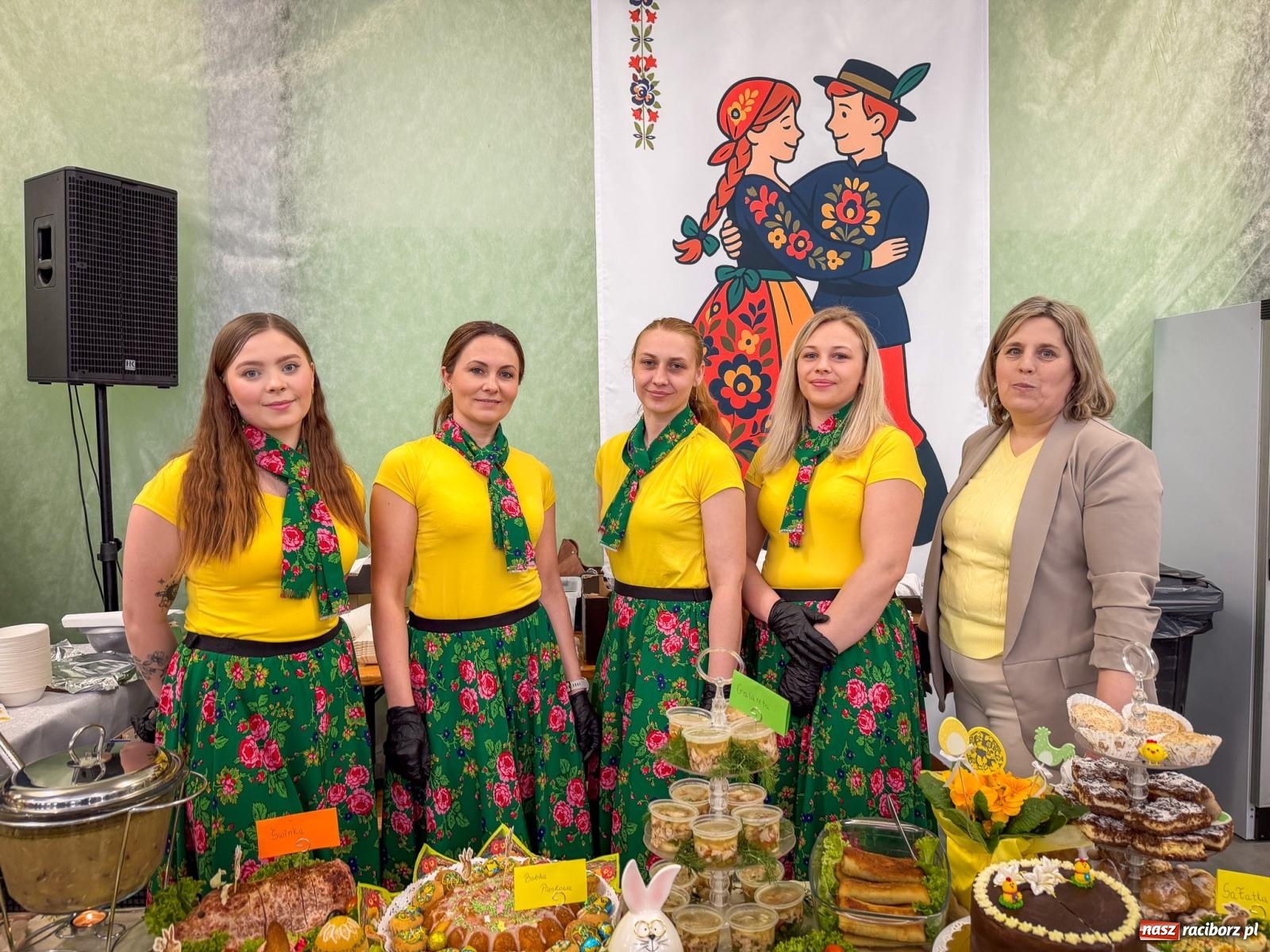 Zdjęcie w galerii na portalu naszraciborz.pl: Stoły Wielkanocne w Pietrowicach Wielkich. Śląska tradycja, muzyka i godka w centrum wydarzeń wiadomości z regionu