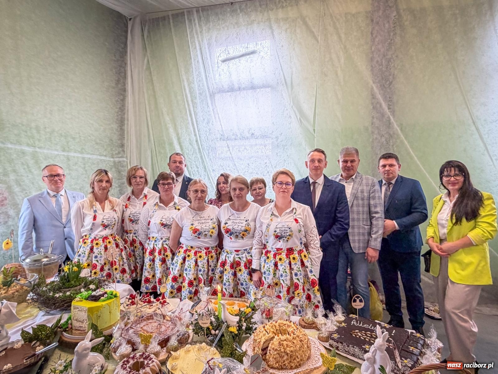 Zdjęcie w galerii na portalu naszraciborz.pl: Stoły Wielkanocne w Pietrowicach Wielkich. Śląska tradycja, muzyka i godka w centrum wydarzeń wiadomości z regionu