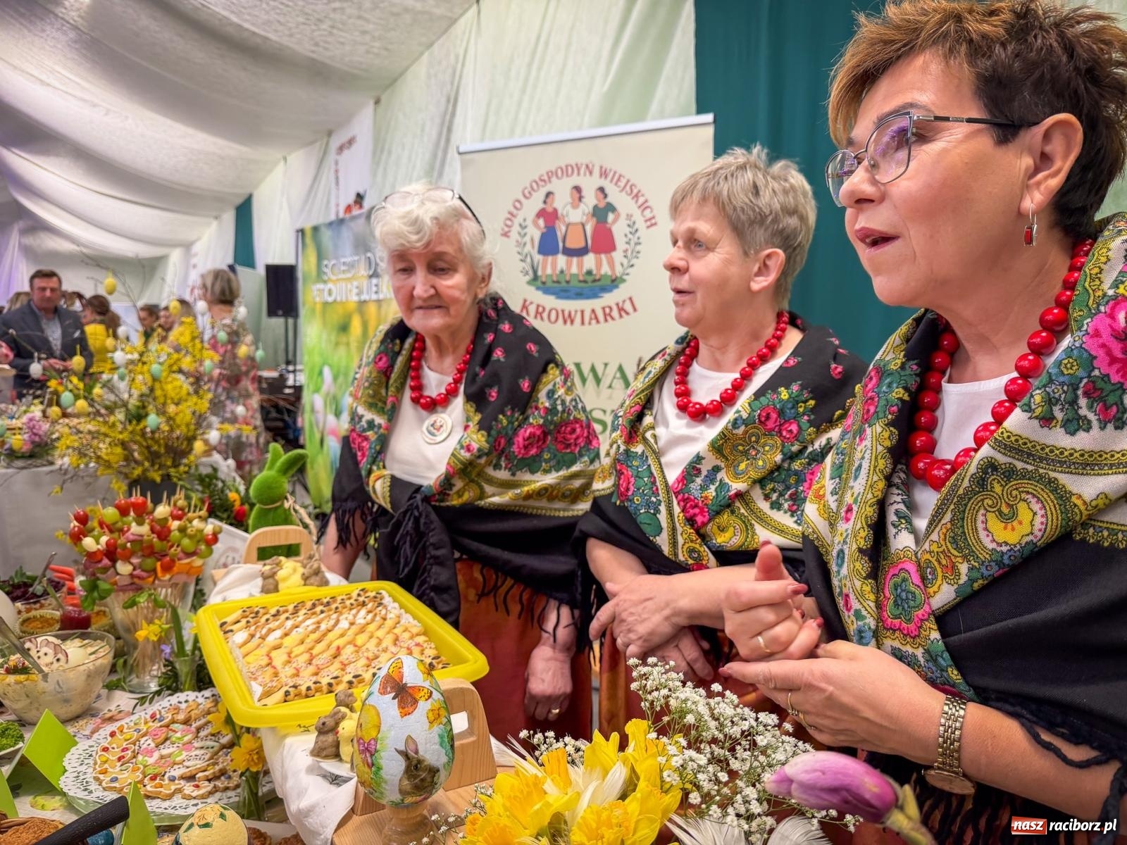 Zdjęcie w galerii na portalu naszraciborz.pl: Stoły Wielkanocne w Pietrowicach Wielkich. Śląska tradycja, muzyka i godka w centrum wydarzeń wiadomości z regionu