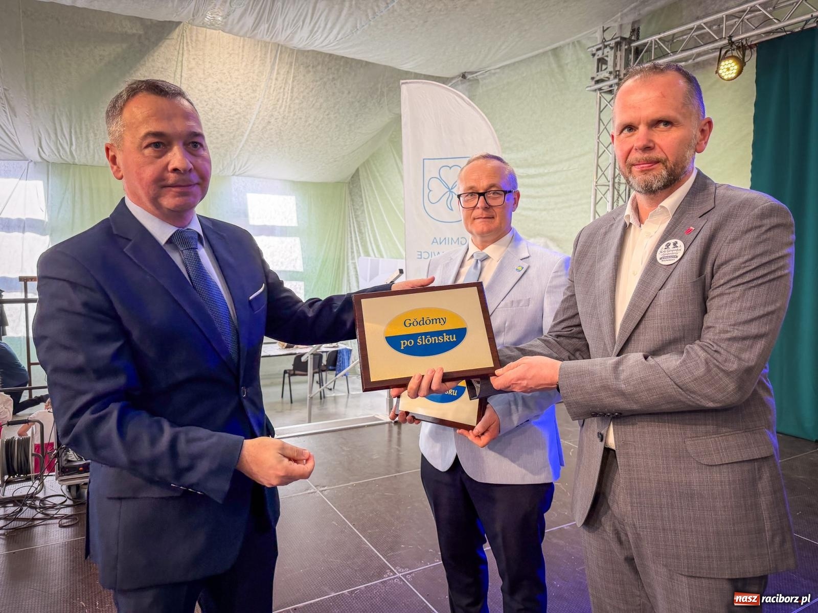 Zdjęcie w galerii na portalu naszraciborz.pl: Stoły Wielkanocne w Pietrowicach Wielkich. Śląska tradycja, muzyka i godka w centrum wydarzeń wiadomości z regionu