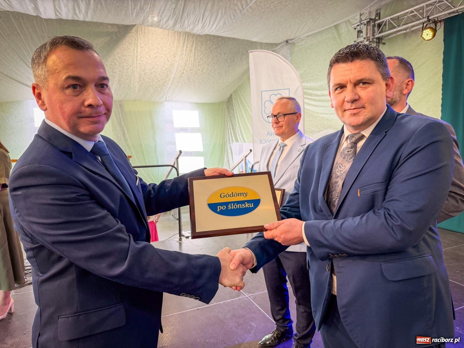 Zdjęcie w galerii na portalu naszraciborz.pl: Stoły Wielkanocne w Pietrowicach Wielkich. Śląska tradycja, muzyka i godka w centrum wydarzeń wiadomości z regionu