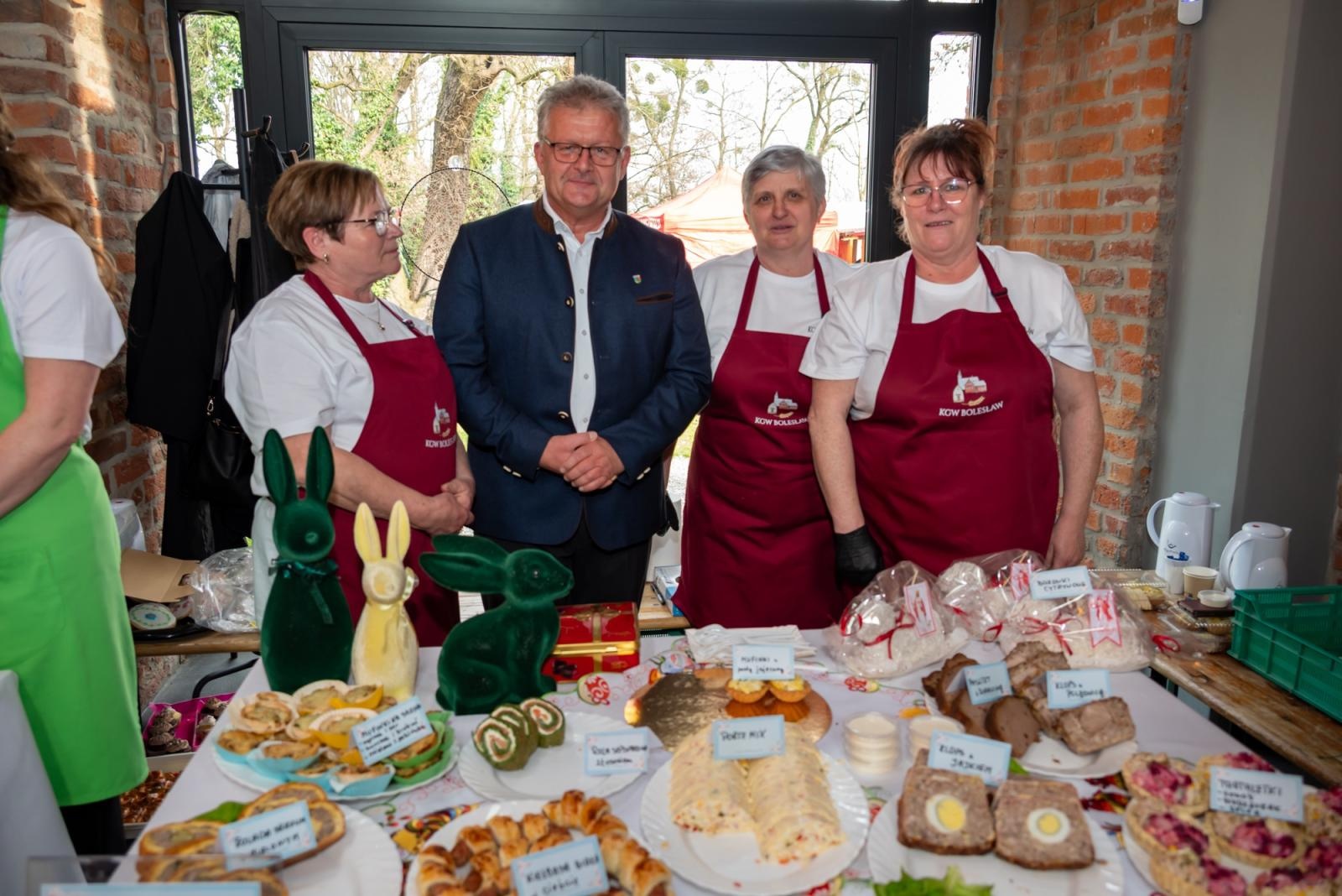Zdjęcie w galerii na portalu naszraciborz.pl: Kiermasz Wielkanocny w Tworkowie przyciągnął tłumy mieszkańców wiadomości z regionu