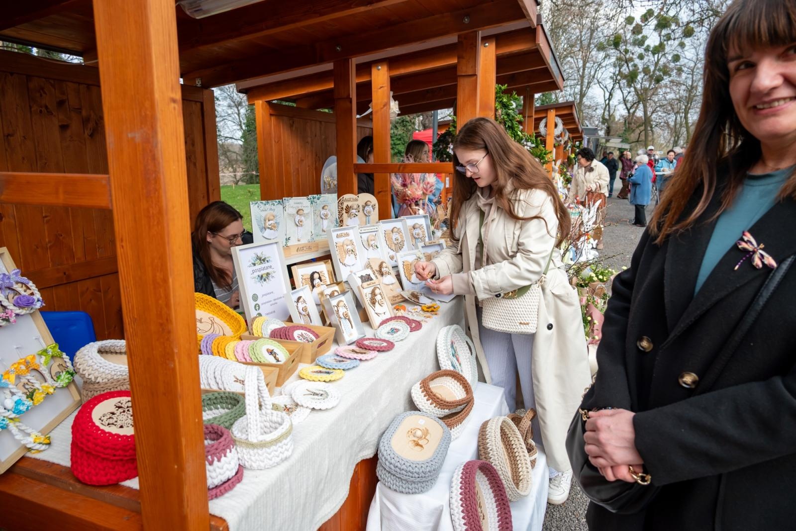 Zdjęcie w galerii na portalu naszraciborz.pl: Kiermasz Wielkanocny w Tworkowie przyciągnął tłumy mieszkańców wiadomości z regionu