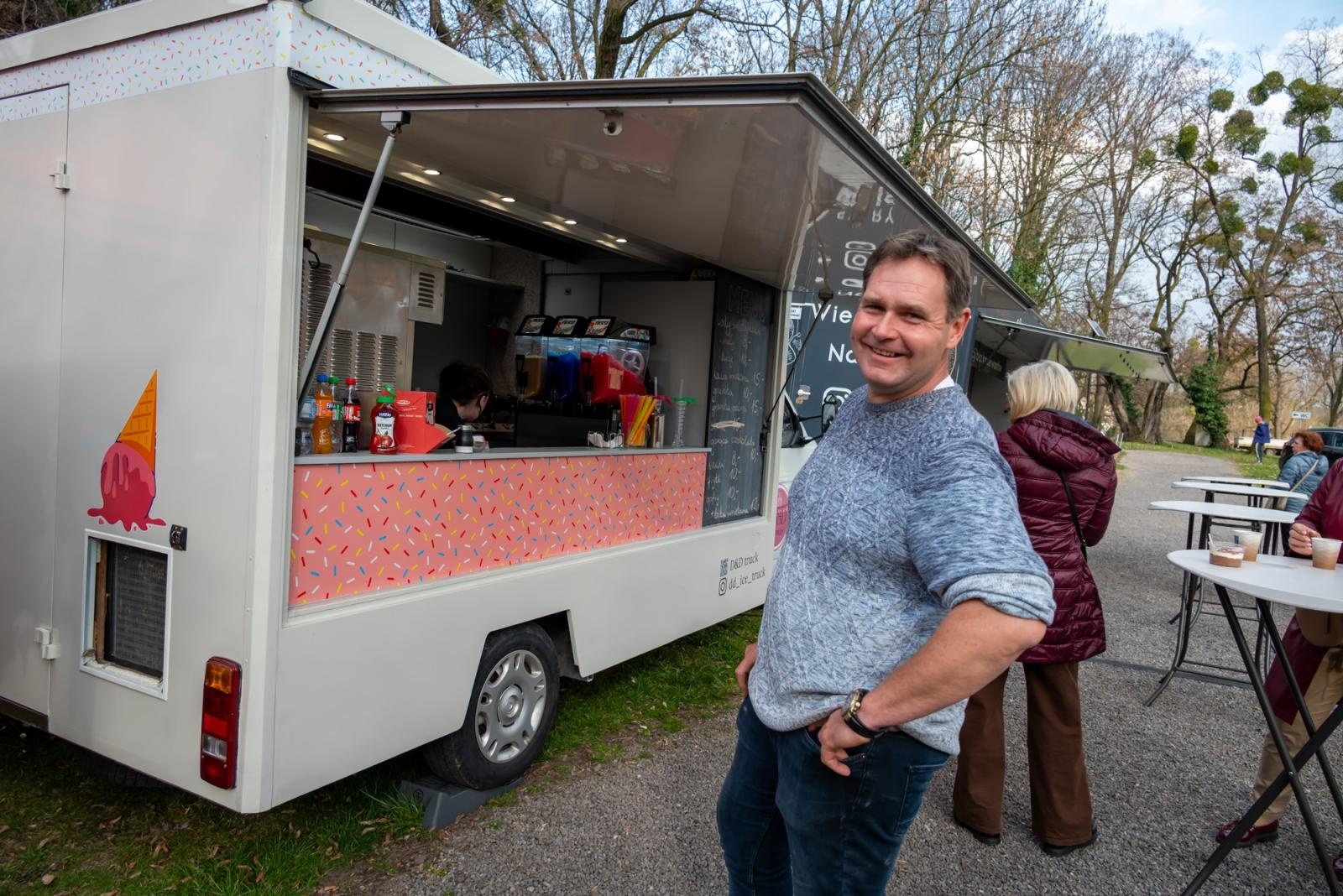Zdjęcie w galerii na portalu naszraciborz.pl: Kiermasz Wielkanocny w Tworkowie przyciągnął tłumy mieszkańców wiadomości z regionu