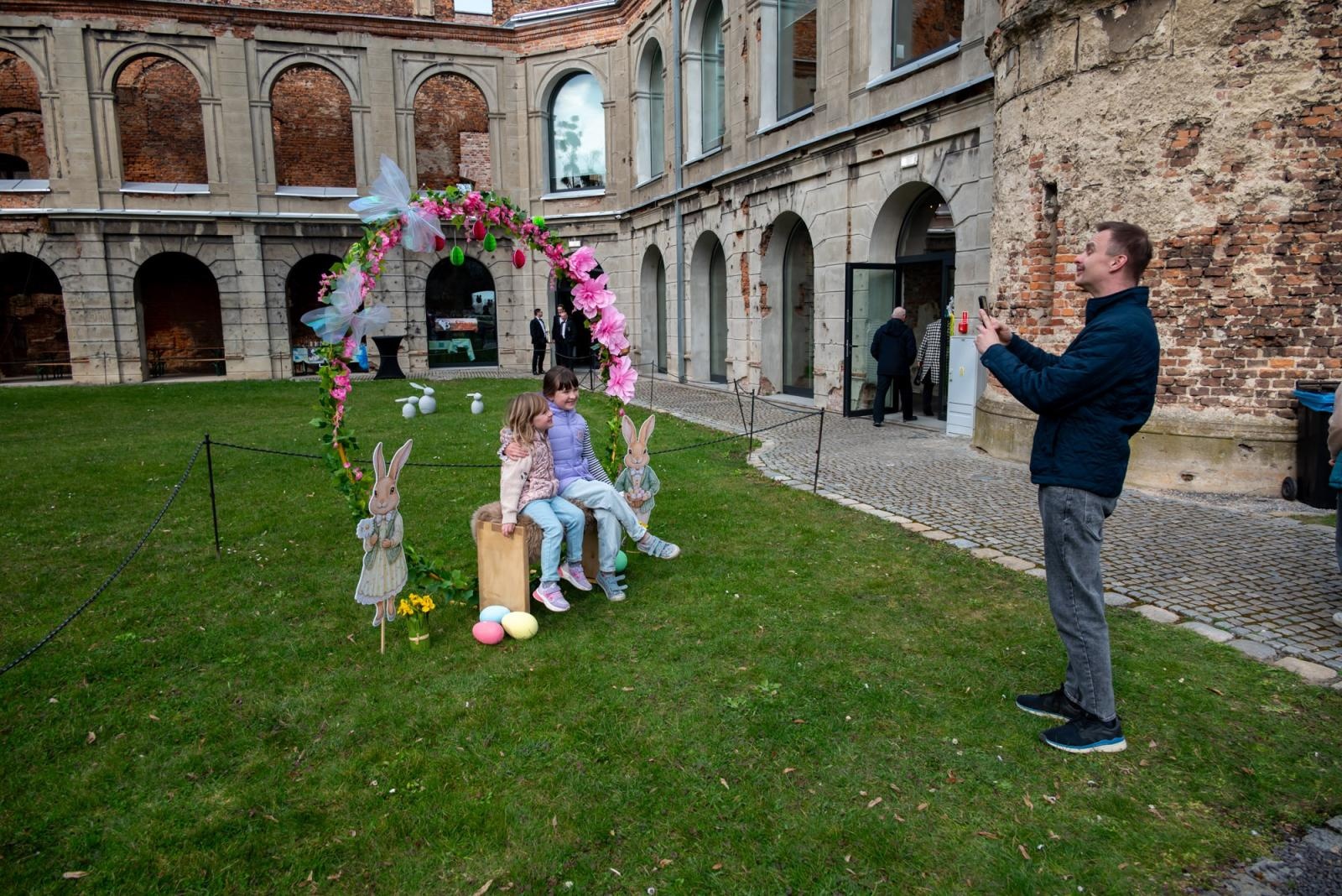 Zdjęcie w galerii na portalu naszraciborz.pl: Kiermasz Wielkanocny w Tworkowie przyciągnął tłumy mieszkańców wiadomości z regionu