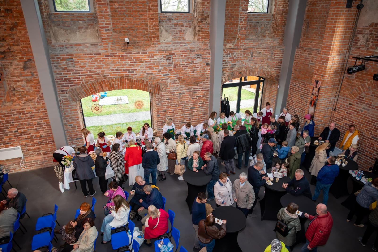 Zdjęcie w galerii na portalu naszraciborz.pl: Kiermasz Wielkanocny w Tworkowie przyciągnął tłumy mieszkańców wiadomości z regionu