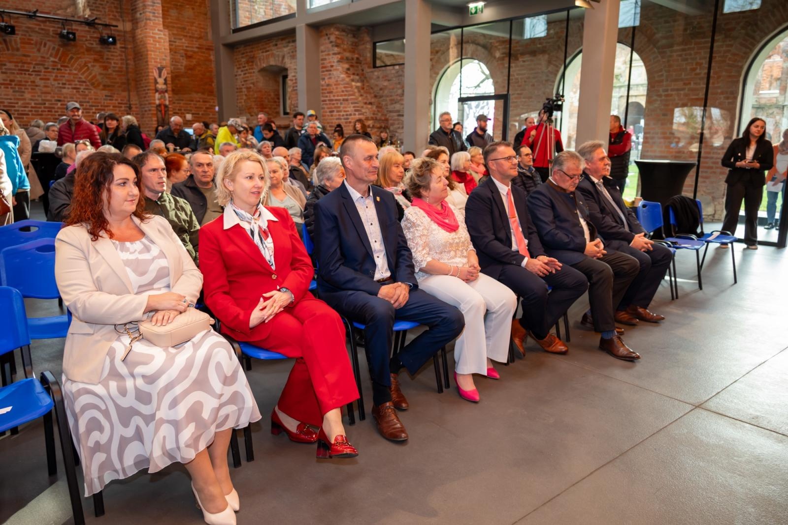 Zdjęcie w galerii na portalu naszraciborz.pl: Kiermasz Wielkanocny w Tworkowie przyciągnął tłumy mieszkańców wiadomości z regionu