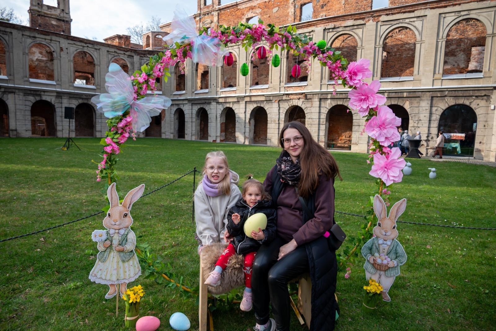 Zdjęcie w galerii na portalu naszraciborz.pl: Kiermasz Wielkanocny w Tworkowie przyciągnął tłumy mieszkańców wiadomości z regionu