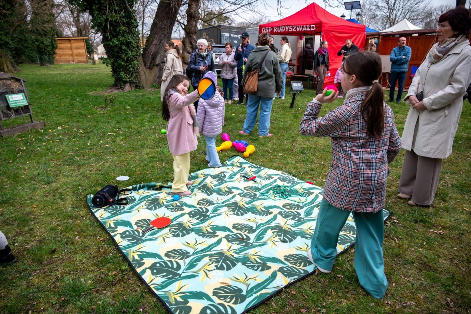Zdjęcie w galerii na portalu naszraciborz.pl: Kiermasz Wielkanocny w Tworkowie przyciągnął tłumy mieszkańców wiadomości z regionu