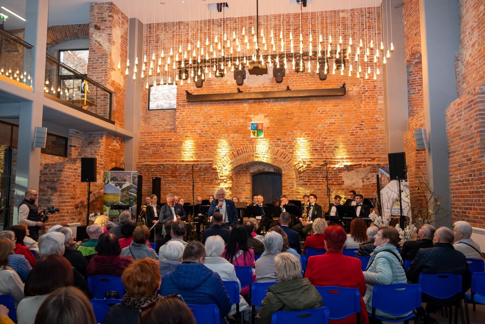 Zdjęcie w galerii na portalu naszraciborz.pl: Kiermasz Wielkanocny w Tworkowie przyciągnął tłumy mieszkańców wiadomości z regionu