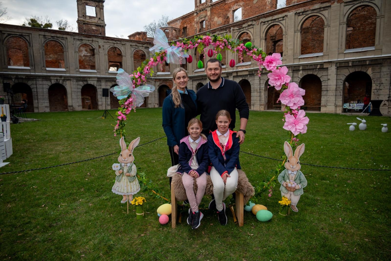 Zdjęcie w galerii na portalu naszraciborz.pl: Kiermasz Wielkanocny w Tworkowie przyciągnął tłumy mieszkańców wiadomości z regionu