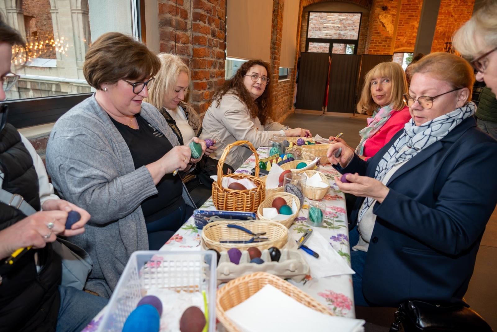 Zdjęcie w galerii na portalu naszraciborz.pl: Kiermasz Wielkanocny w Tworkowie przyciągnął tłumy mieszkańców wiadomości z regionu