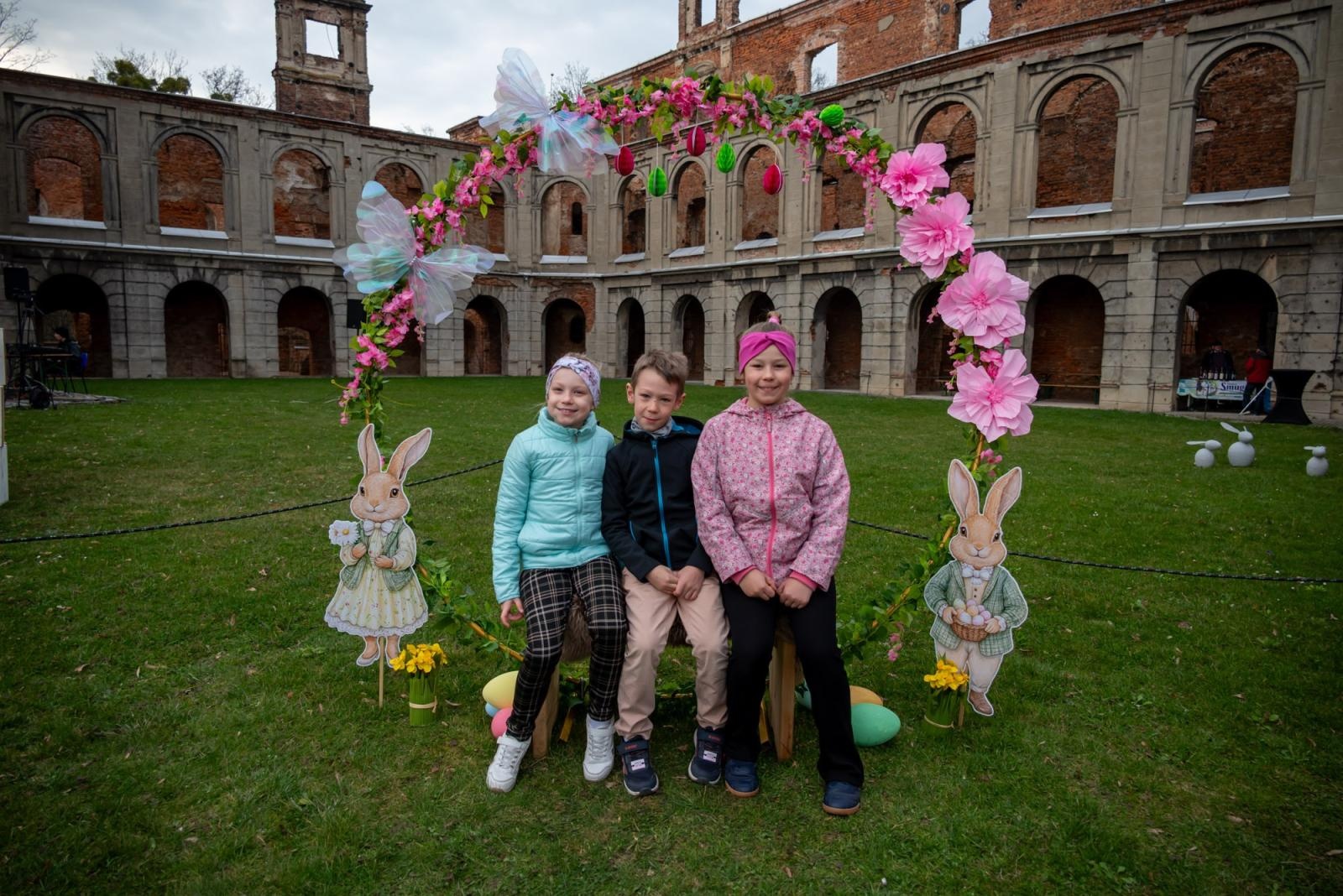 Zdjęcie w galerii na portalu naszraciborz.pl: Kiermasz Wielkanocny w Tworkowie przyciągnął tłumy mieszkańców wiadomości z regionu