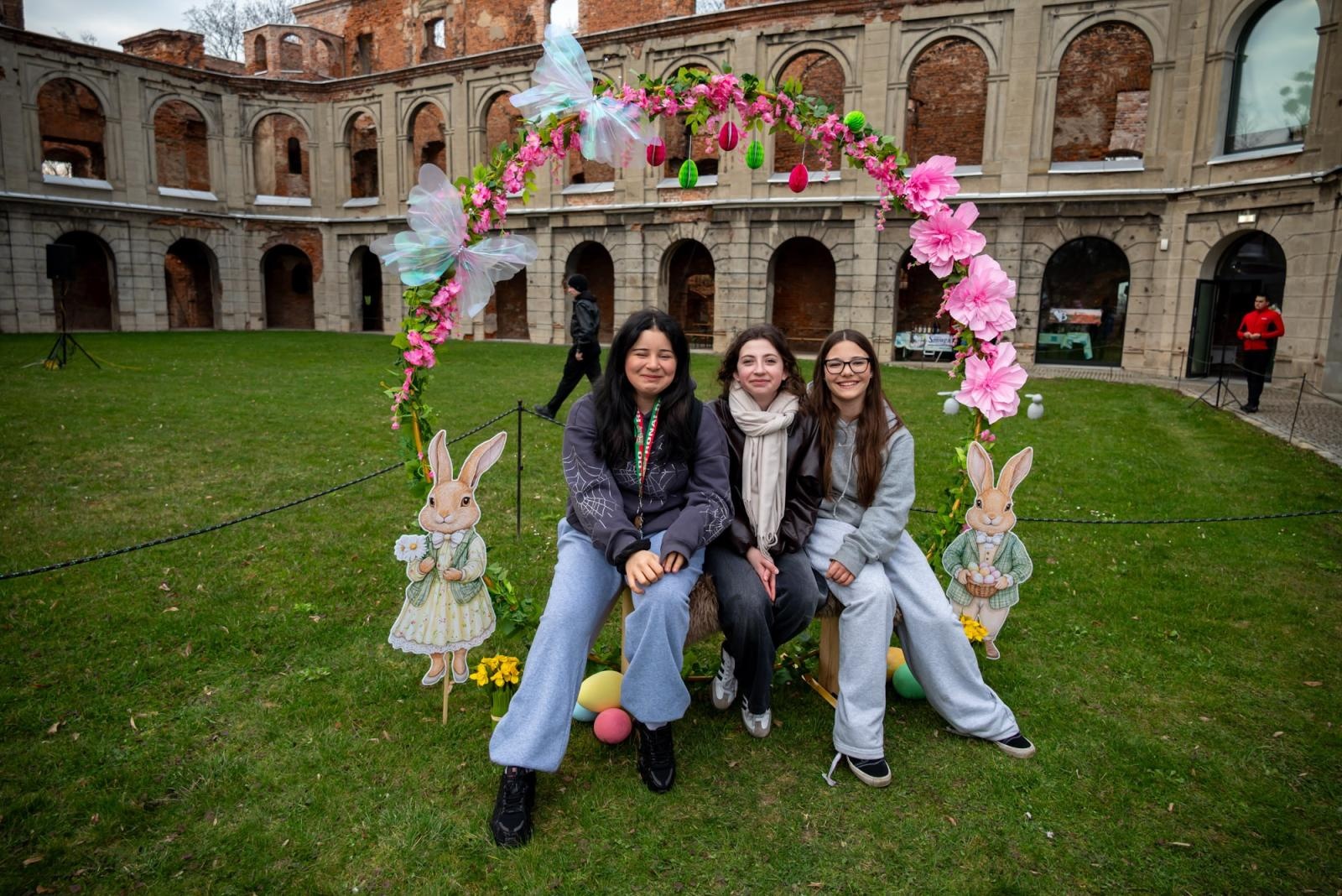 Zdjęcie w galerii na portalu naszraciborz.pl: Kiermasz Wielkanocny w Tworkowie przyciągnął tłumy mieszkańców wiadomości z regionu