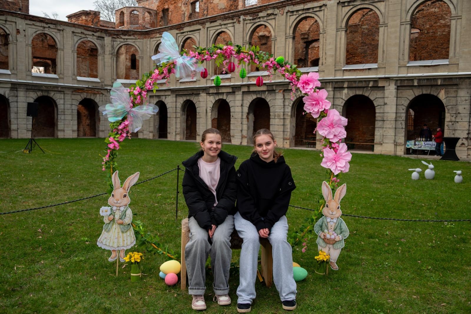 Zdjęcie w galerii na portalu naszraciborz.pl: Kiermasz Wielkanocny w Tworkowie przyciągnął tłumy mieszkańców wiadomości z regionu