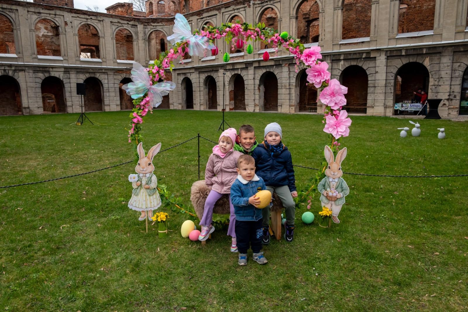Zdjęcie w galerii na portalu naszraciborz.pl: Kiermasz Wielkanocny w Tworkowie przyciągnął tłumy mieszkańców wiadomości z regionu