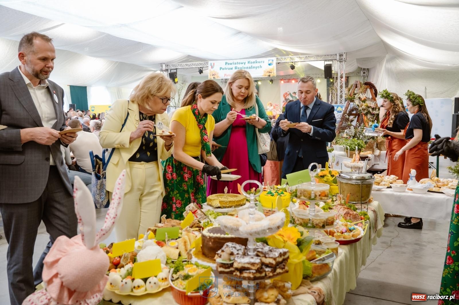 Zdjęcie w galerii na portalu naszraciborz.pl: Dziedzictwo na talerzu i w słowie. Śląska Wielkanoc w Pietrowicach Wielkich na bis [FOTO] wiadomości z regionu