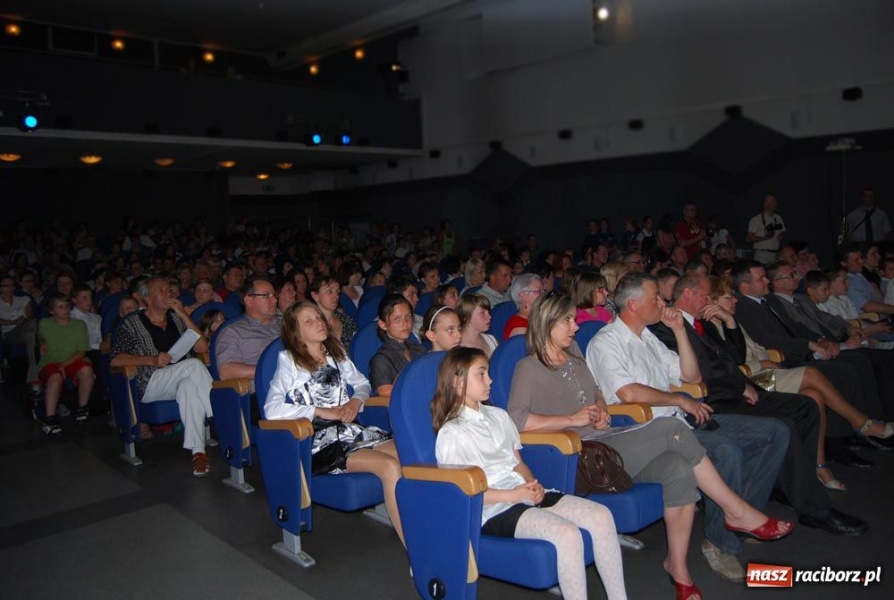 Zdjęcie w galerii na portalu naszraciborz.pl: SP 15 zorganizowała galę dla najlepszych wiadomości z regionu