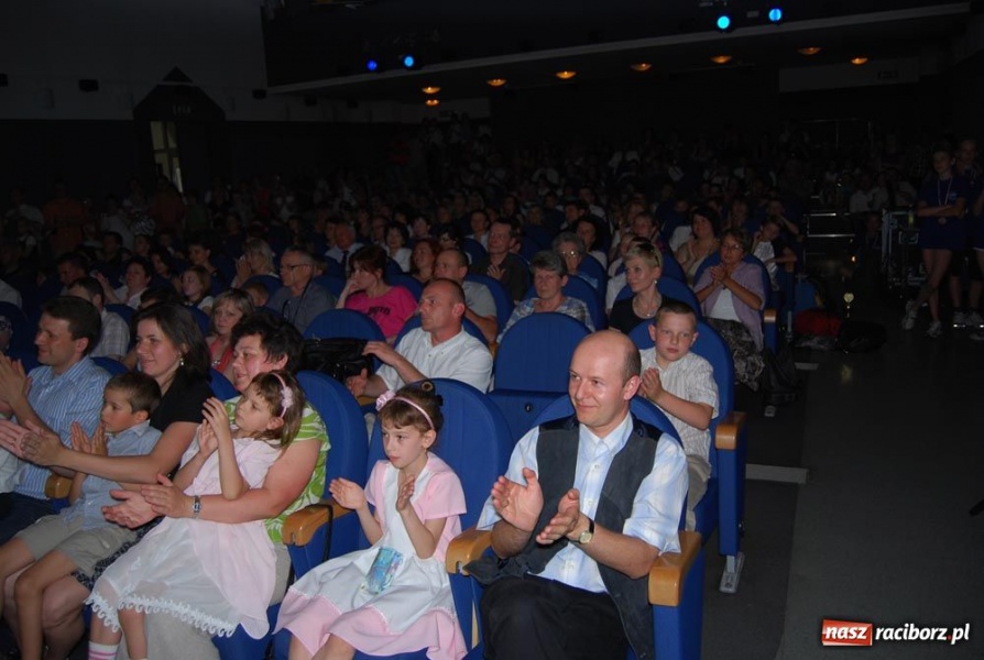 Zdjęcie w galerii na portalu naszraciborz.pl: SP 15 zorganizowała galę dla najlepszych wiadomości z regionu