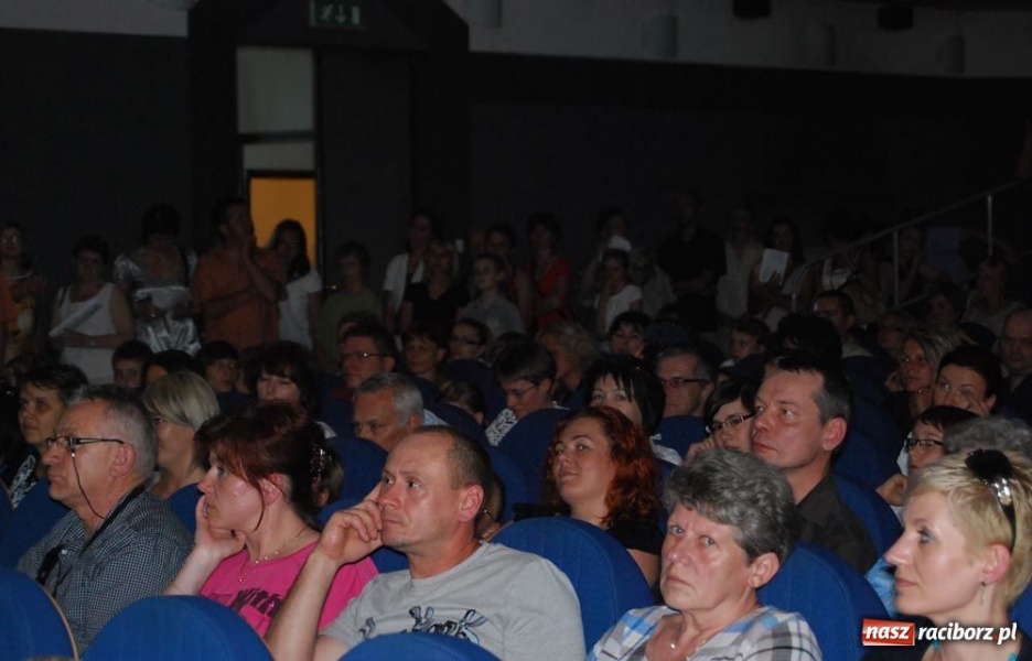 Zdjęcie w galerii na portalu naszraciborz.pl: SP 15 zorganizowała galę dla najlepszych wiadomości z regionu