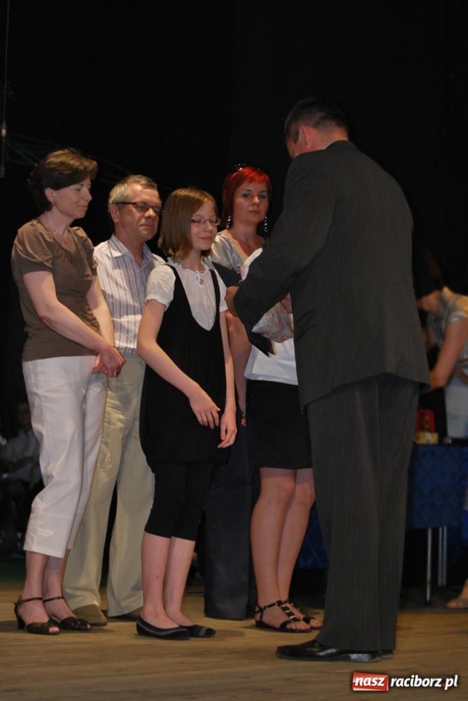 Zdjęcie w galerii na portalu naszraciborz.pl: SP 15 zorganizowała galę dla najlepszych wiadomości z regionu