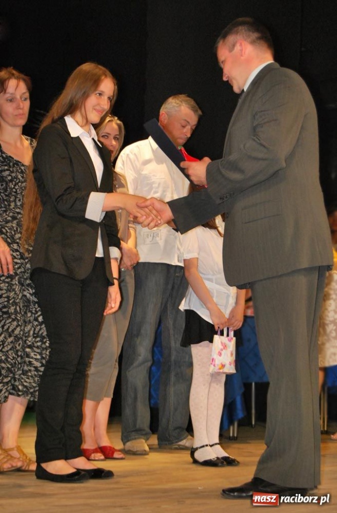 Zdjęcie w galerii na portalu naszraciborz.pl: SP 15 zorganizowała galę dla najlepszych wiadomości z regionu