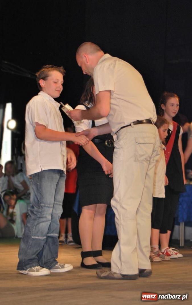 Zdjęcie w galerii na portalu naszraciborz.pl: SP 15 zorganizowała galę dla najlepszych wiadomości z regionu